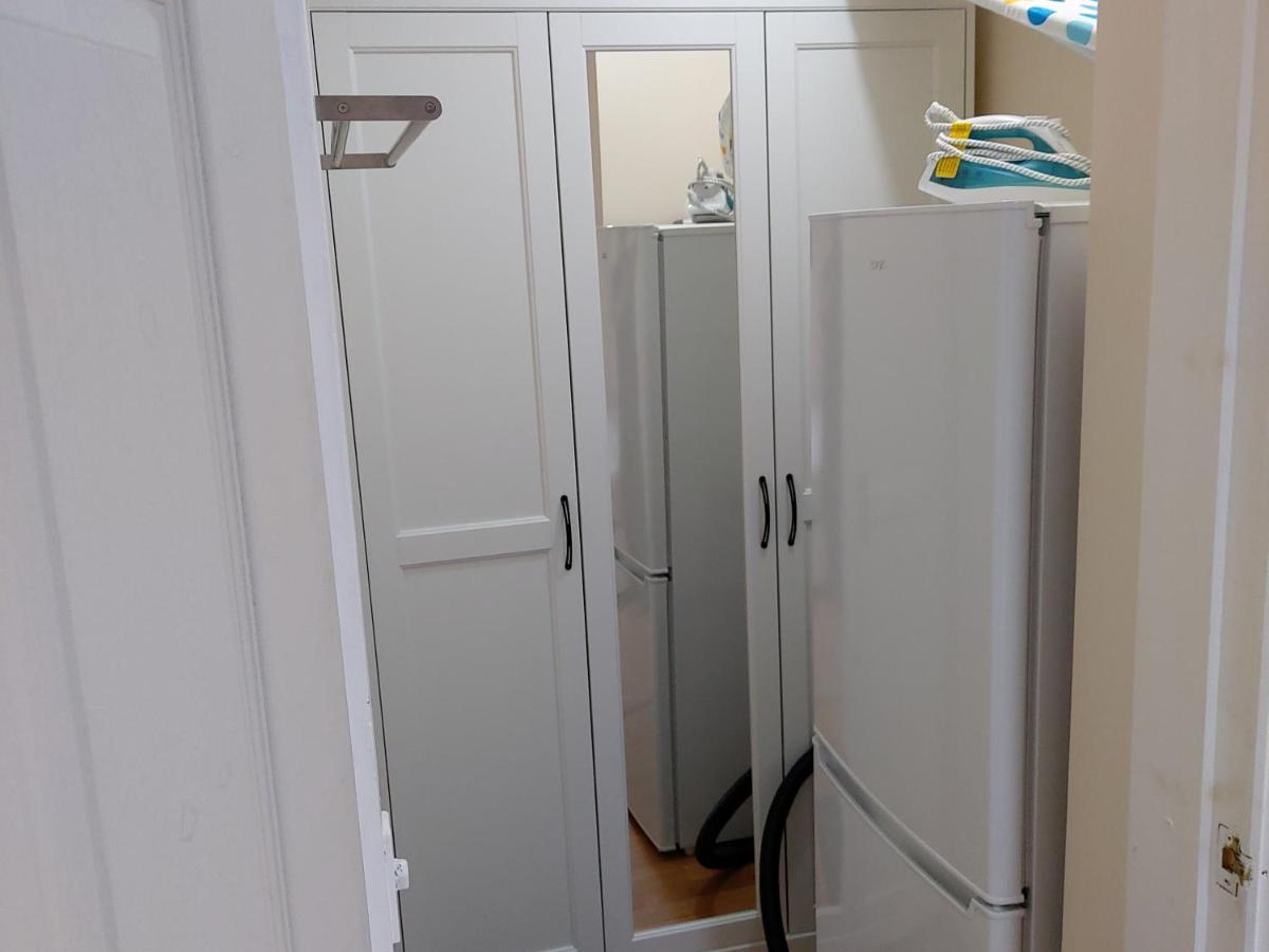לידס Lovely Studio-Flat With Free Parking, Free Wifi. מראה חיצוני תמונה