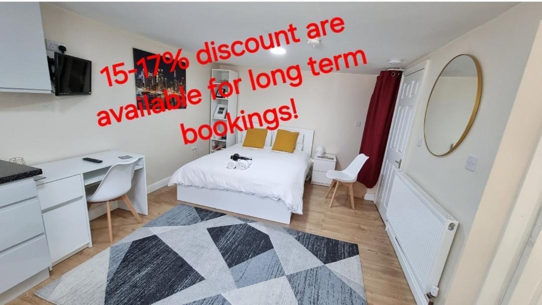 לידס Lovely Studio-Flat With Free Parking, Free Wifi. מראה חיצוני תמונה